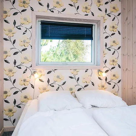 6 Person In Romo-by Traum *